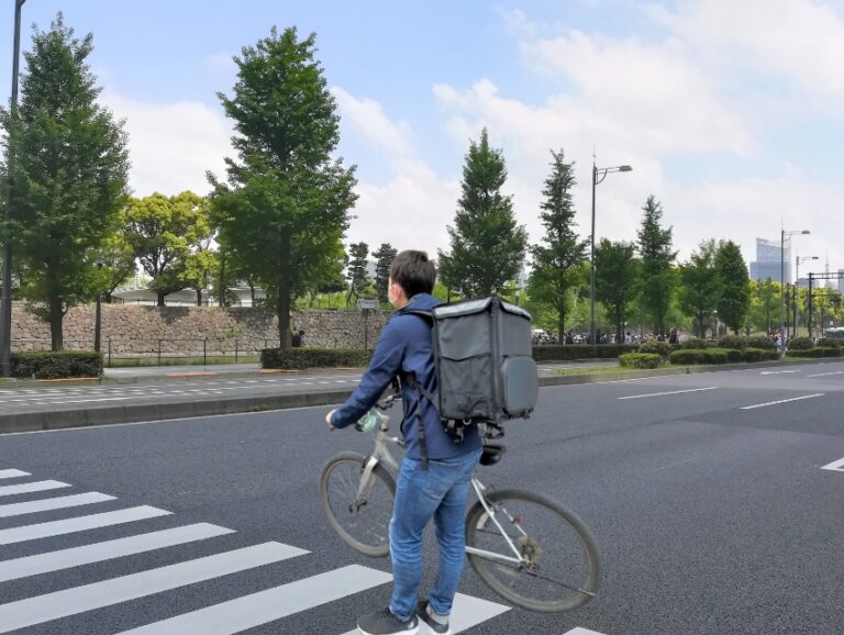 ウーバーイーツ 雨の日 自転車